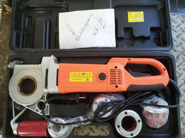 SQ-2手持式電動套絲機