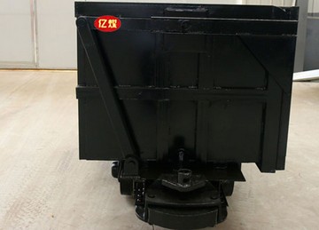 MCC2.5-6單側曲軌側卸式礦車