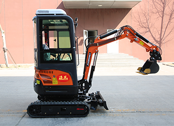 15小型挖掘機