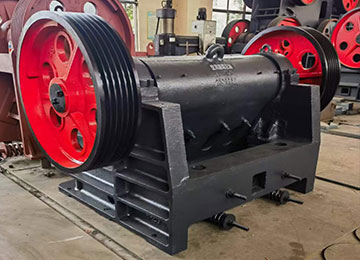 PE1200×1500顎式破碎機