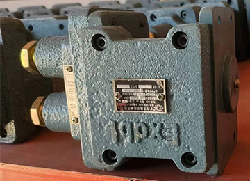 礦用微動(dòng)開關(guān)