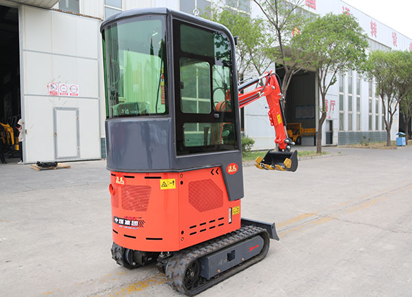 12小型挖掘機