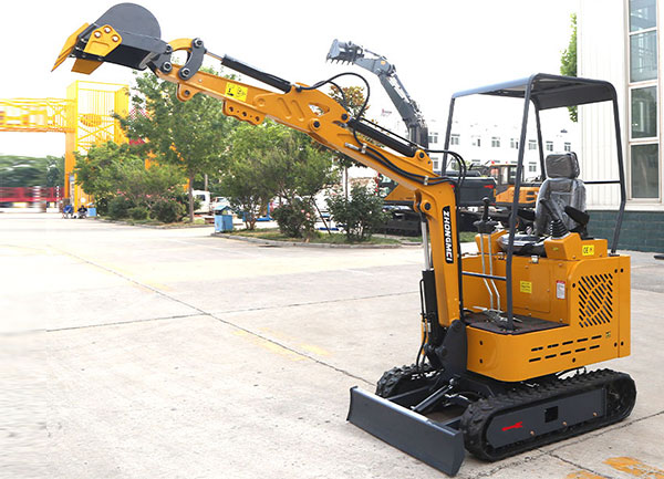 17小型挖掘機