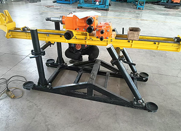 架柱式鉆機(jī)