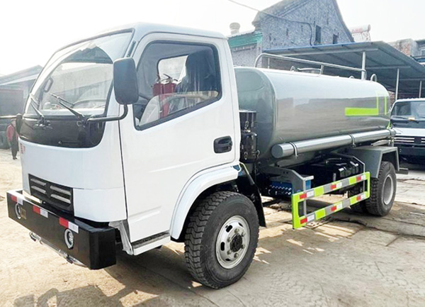 WC4SJ防爆柴油機無軌膠輪車灑水車