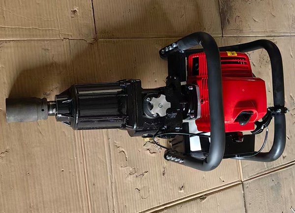 NLB-500型手持式內(nèi)燃螺栓扳手