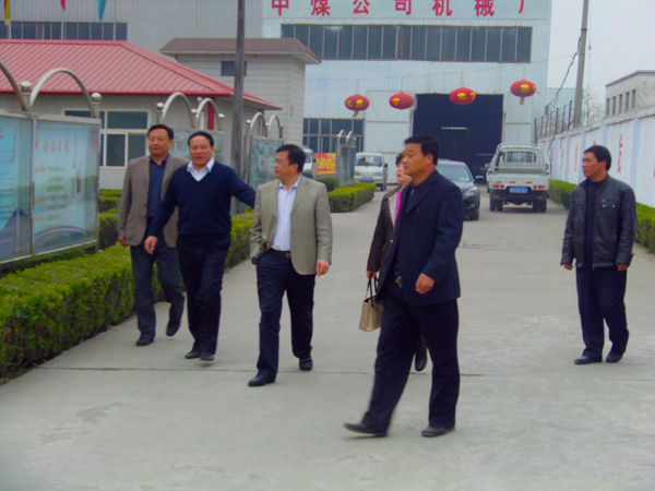 /濟寧市政府、市衛生局有關領導來我集團參觀指導/