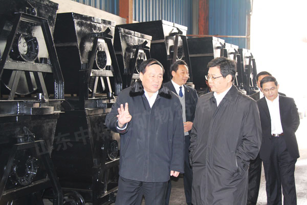 /濟寧市中區李新斗區長等領導蒞臨集團檢查指導/