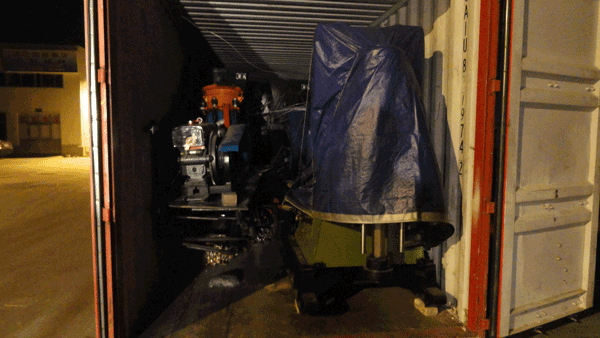 /山東中煤工礦集團(tuán)翻斗車等產(chǎn)品起運(yùn)非洲/