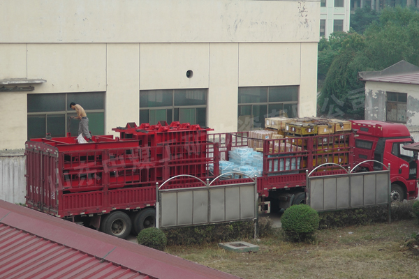 /山東中煤工礦集團(tuán)一批大型礦建設(shè)備起運(yùn)山西/