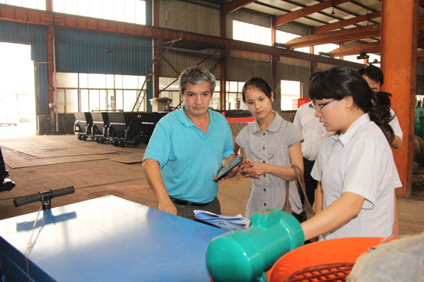 厄瓜多爾某大型礦山企業客商蒞臨山東中煤考察采購
