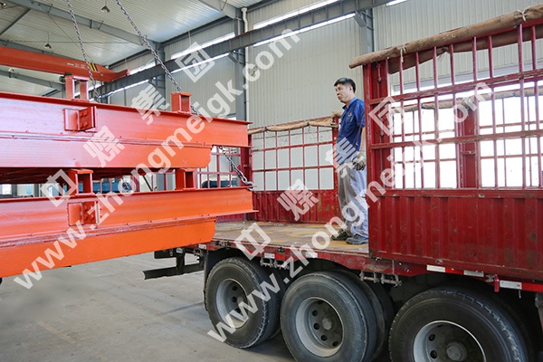 中煤集團一批礦用門設備發往新疆伊寧