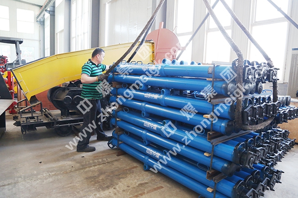 中煤集團一批液壓支柱發往新疆